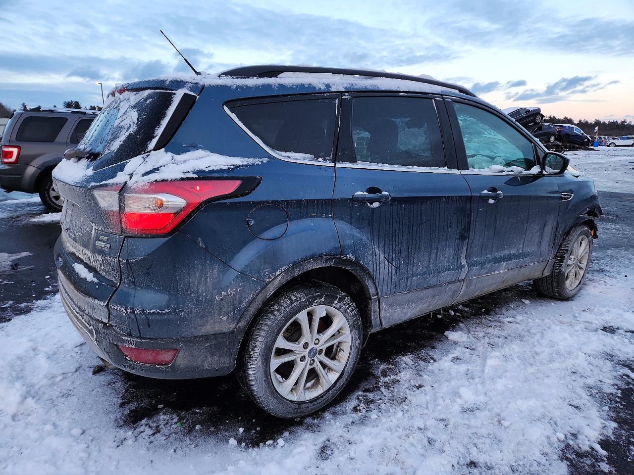 2018 FORD ESCAPE SE photo 3