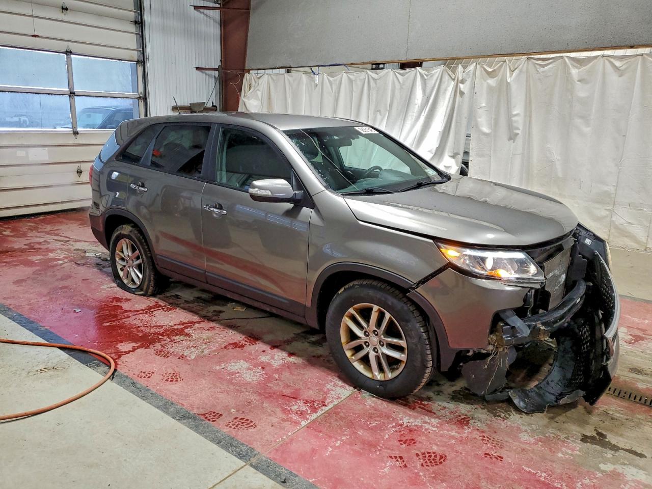 2015 KIA SORENTO LX photo 4