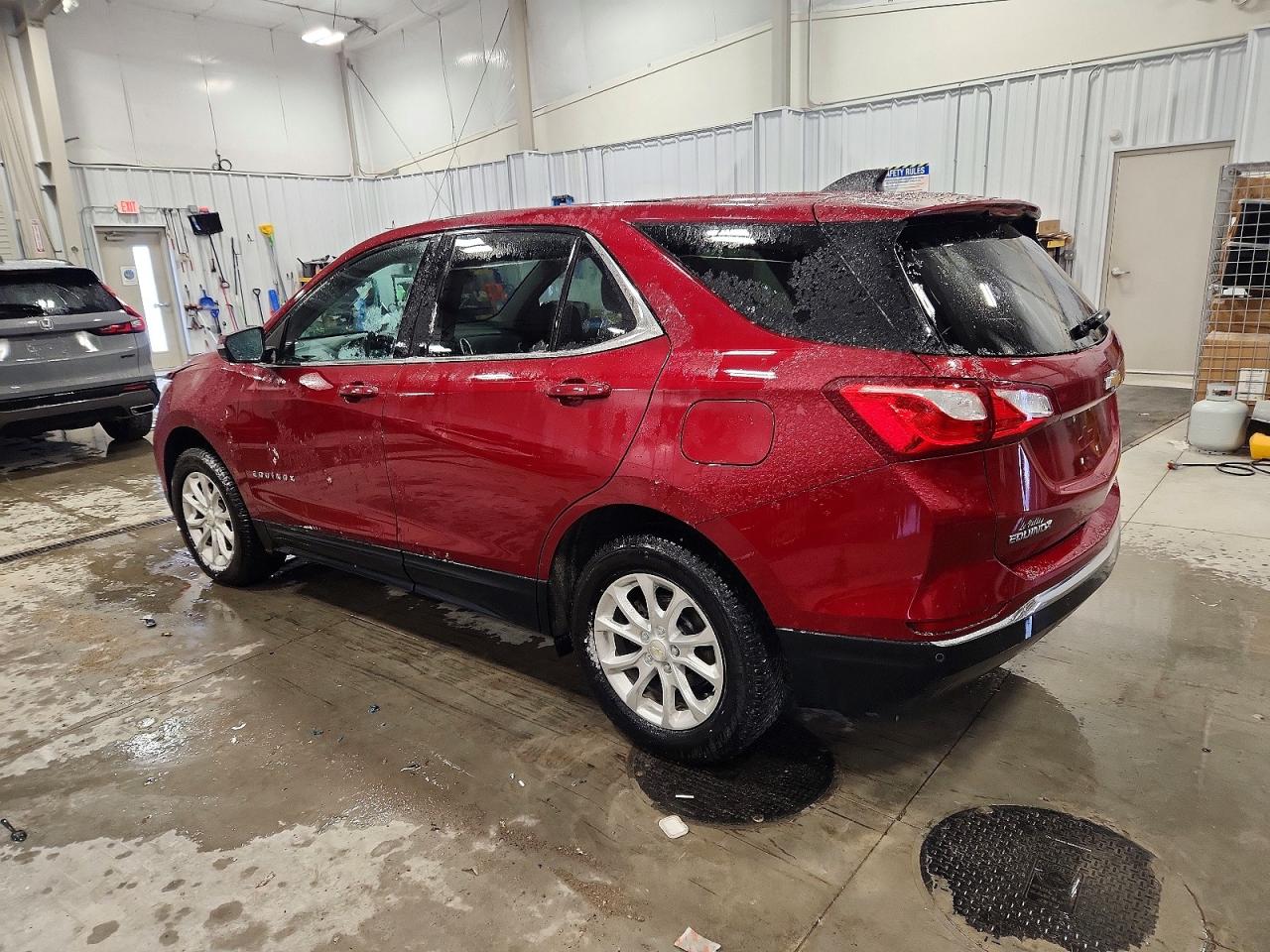 2018 CHEVROLET EQUINOX LT photo 2