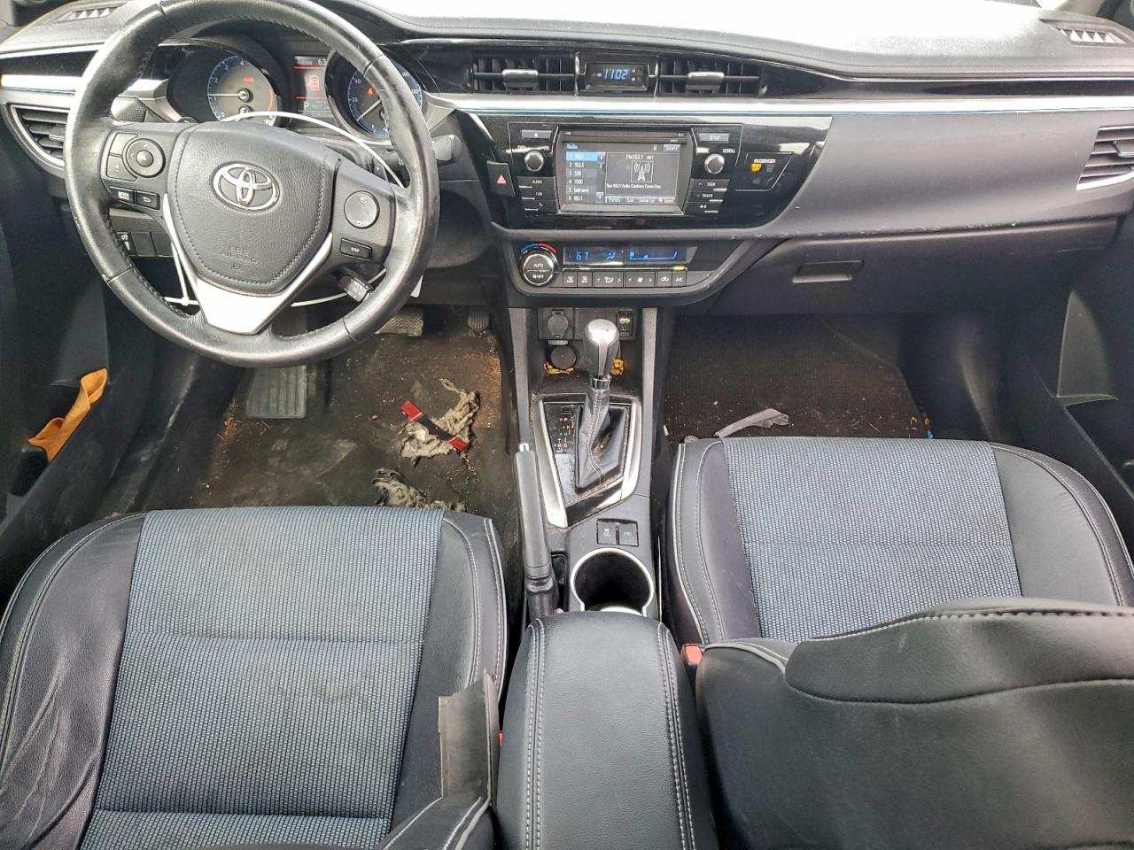 2016 TOYOTA COROLLA L photo 8