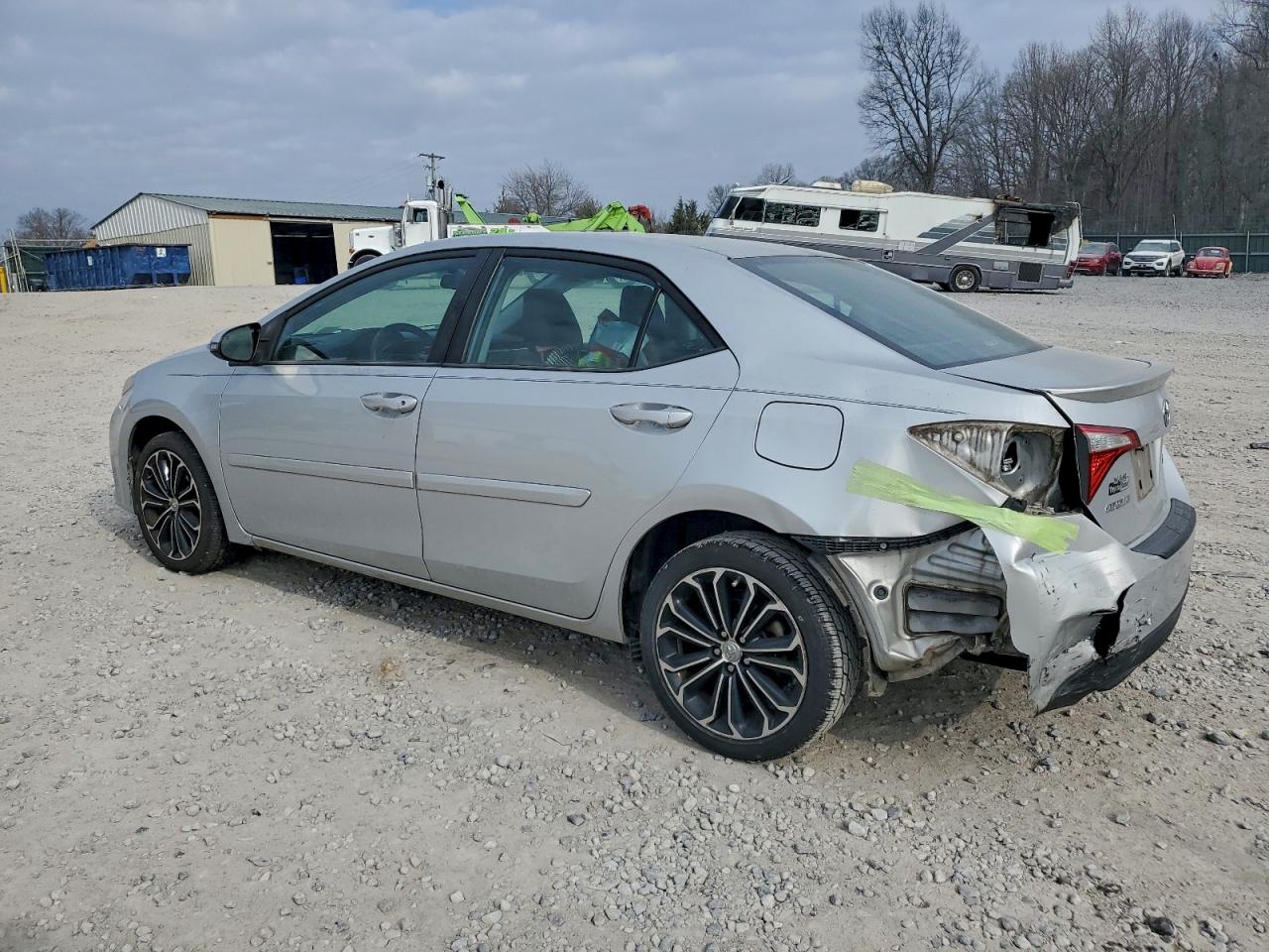 2016 TOYOTA COROLLA L photo 2
