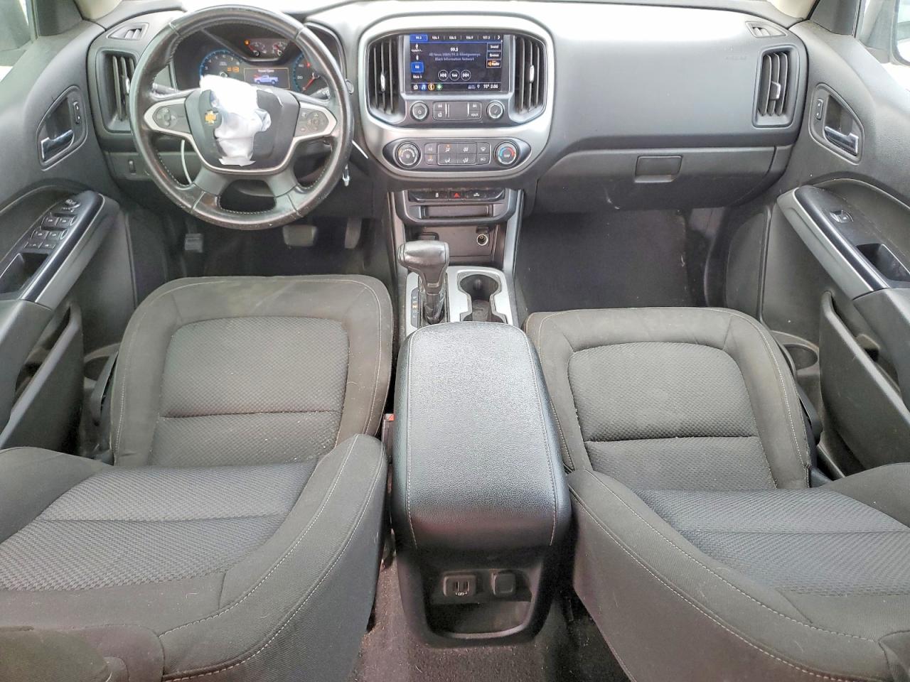 2019 CHEVROLET COLORADO photo 8