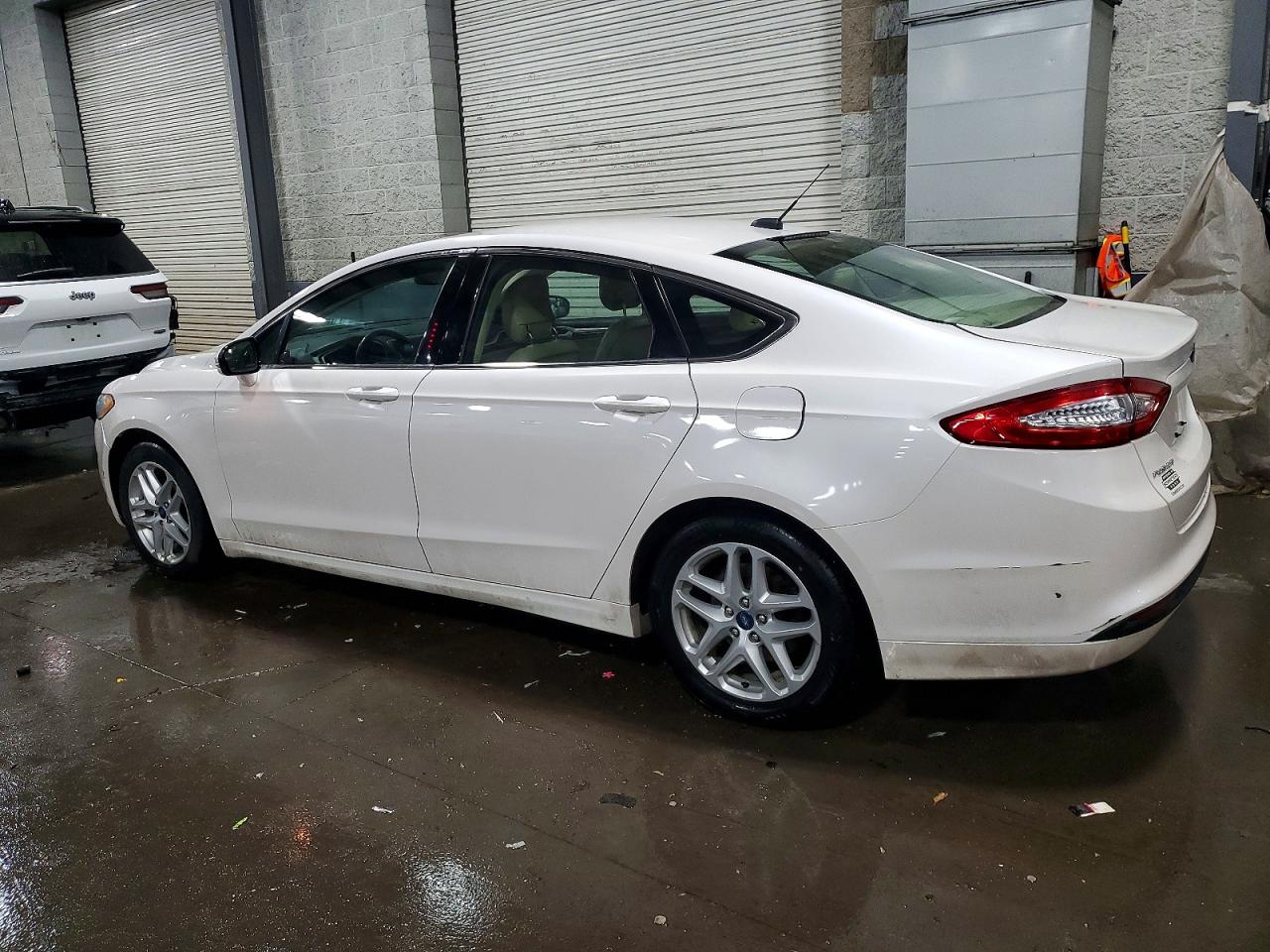 2013 FORD FUSION SE photo 2