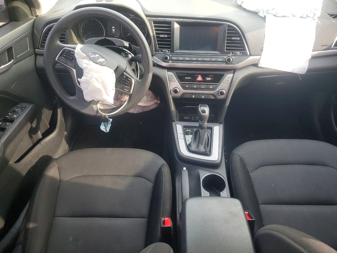 2018 HYUNDAI ELANTRA SEL photo 8