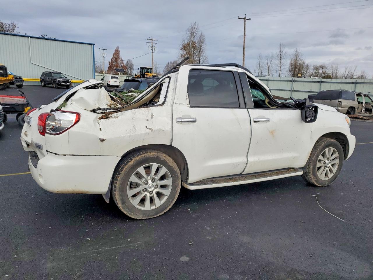 2011 TOYOTA SEQUOIA LIMITED photo 3