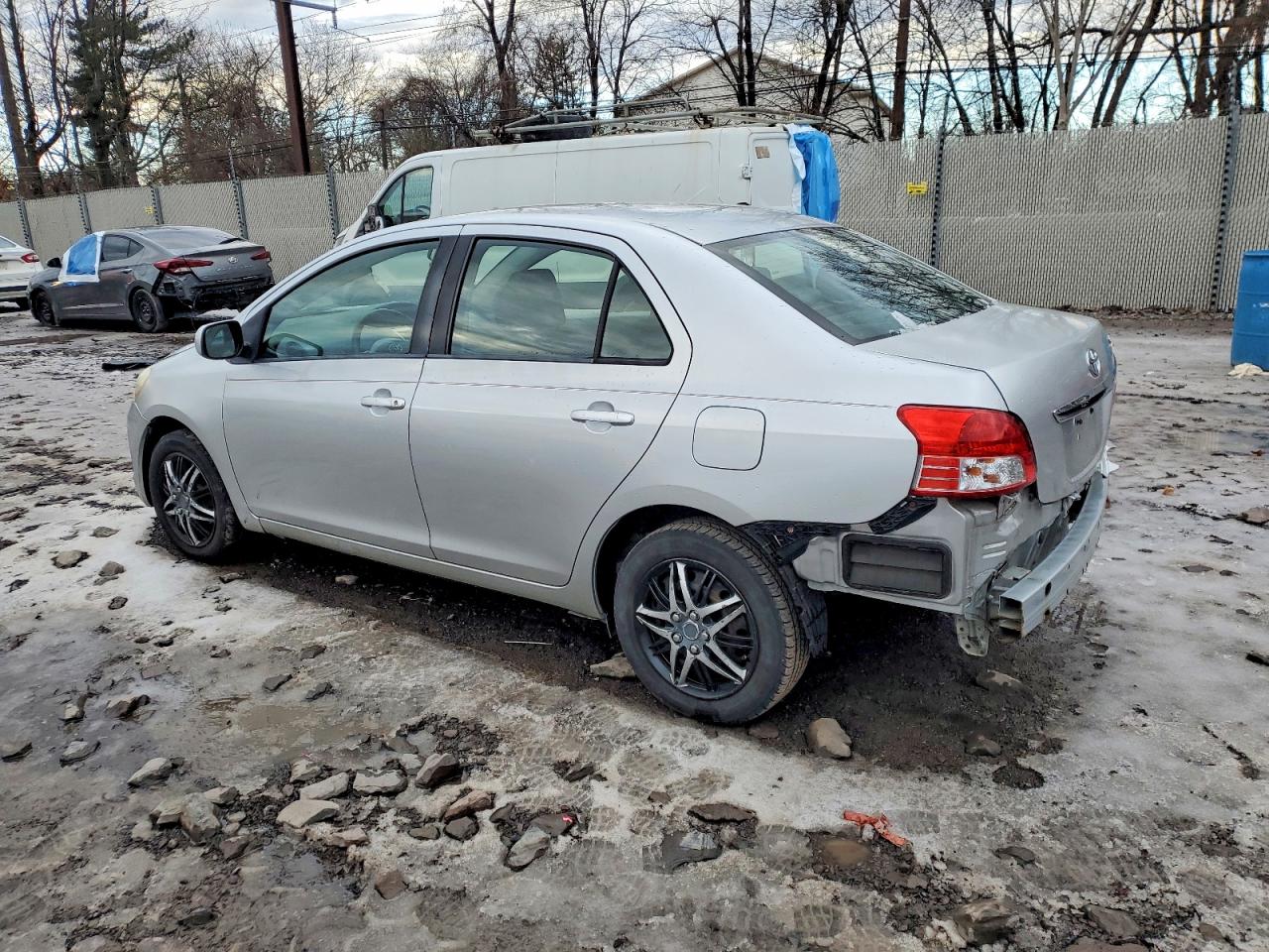 2012 TOYOTA YARIS FLEET photo 2