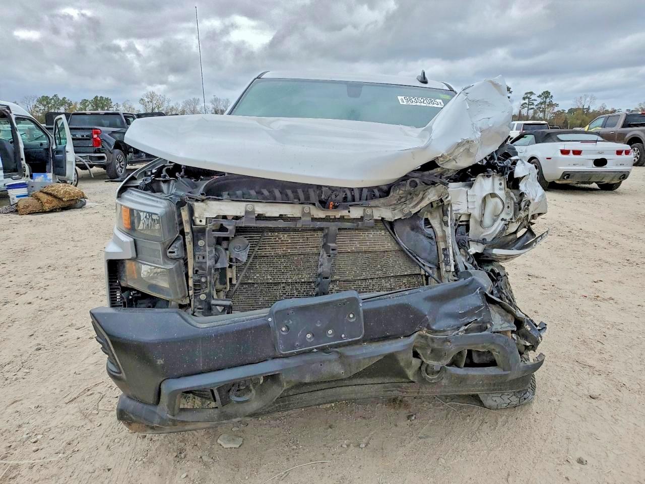 2020 CHEVROLET SILVERADO K1500 photo 5