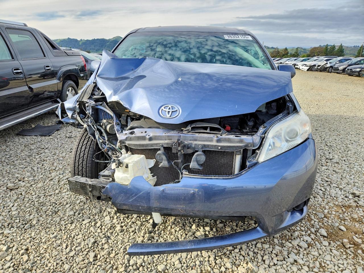 2015 TOYOTA SIENNA LE 8-PASSENGER photo 5