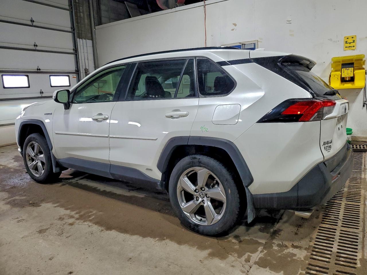 2021 TOYOTA RAV4 XLE PREMIUM photo 2