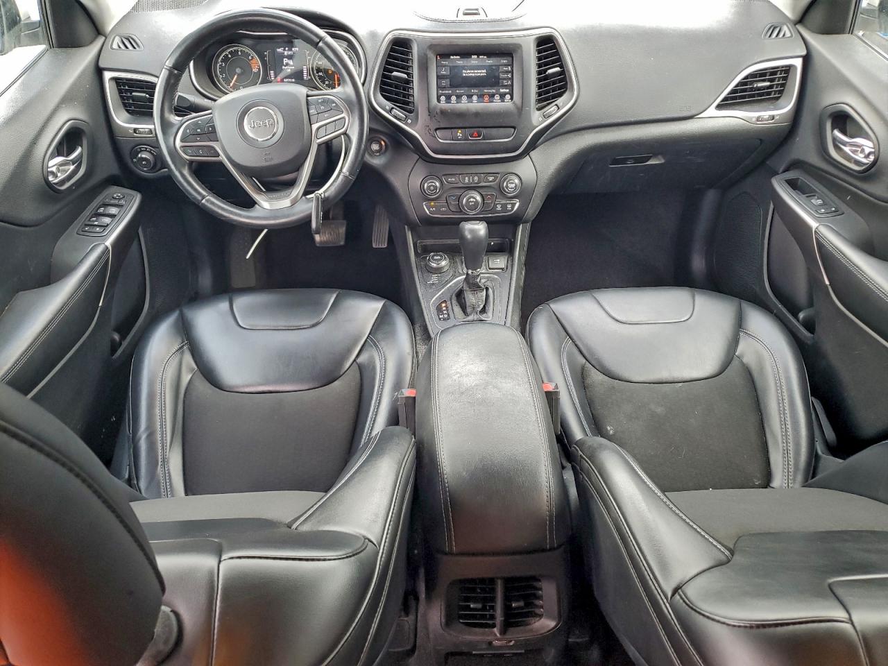 2019 JEEP CHEROKEE LATITUDE PLUS photo 8