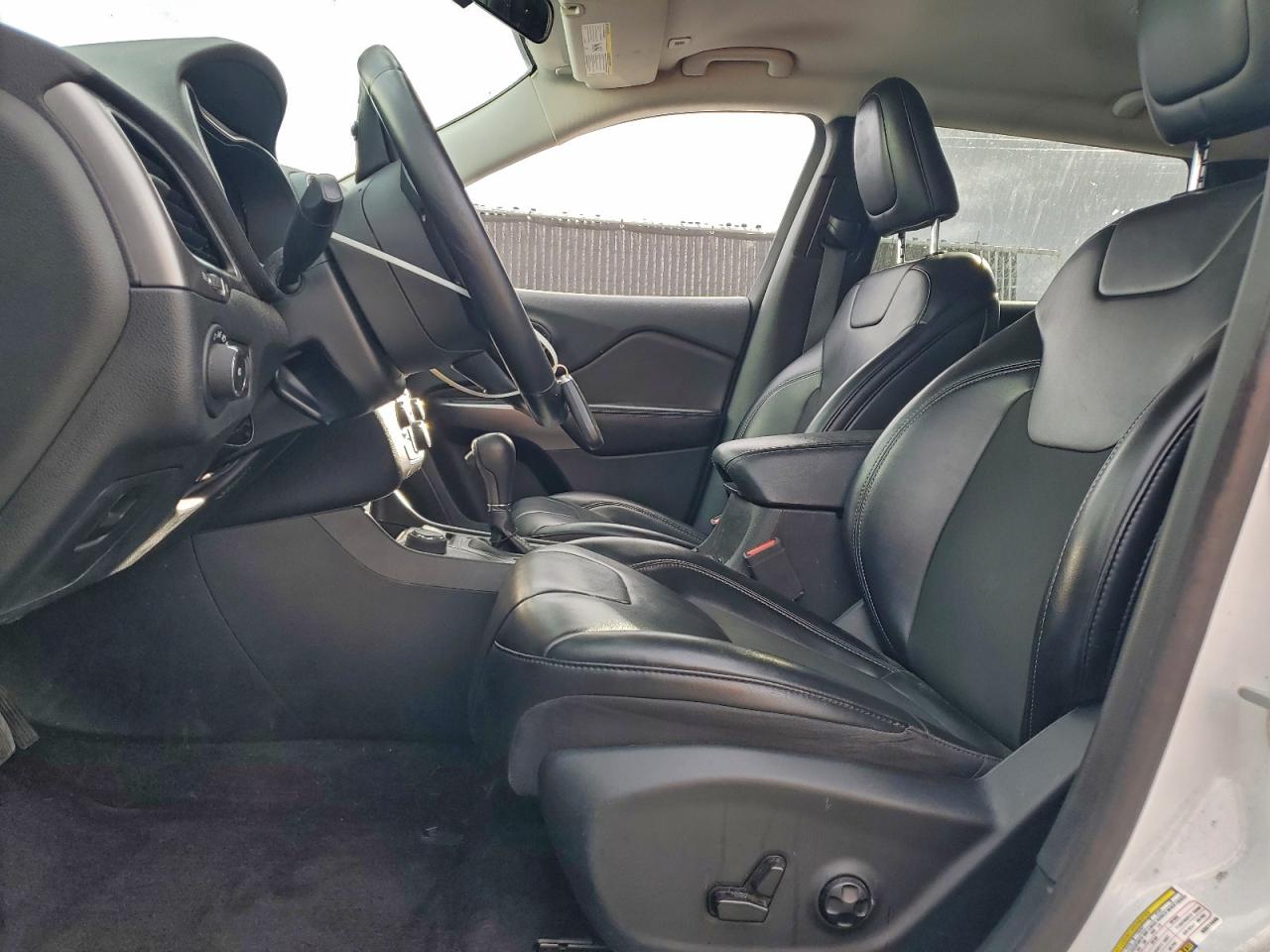 2019 JEEP CHEROKEE LATITUDE PLUS photo 7