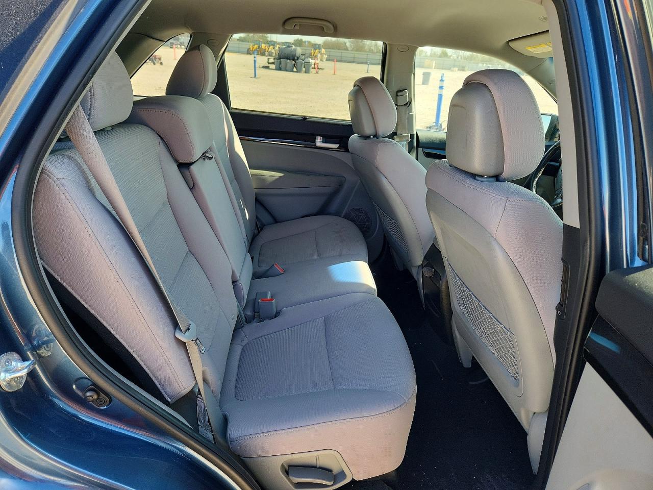 2015 KIA SORENTO LX photo 11