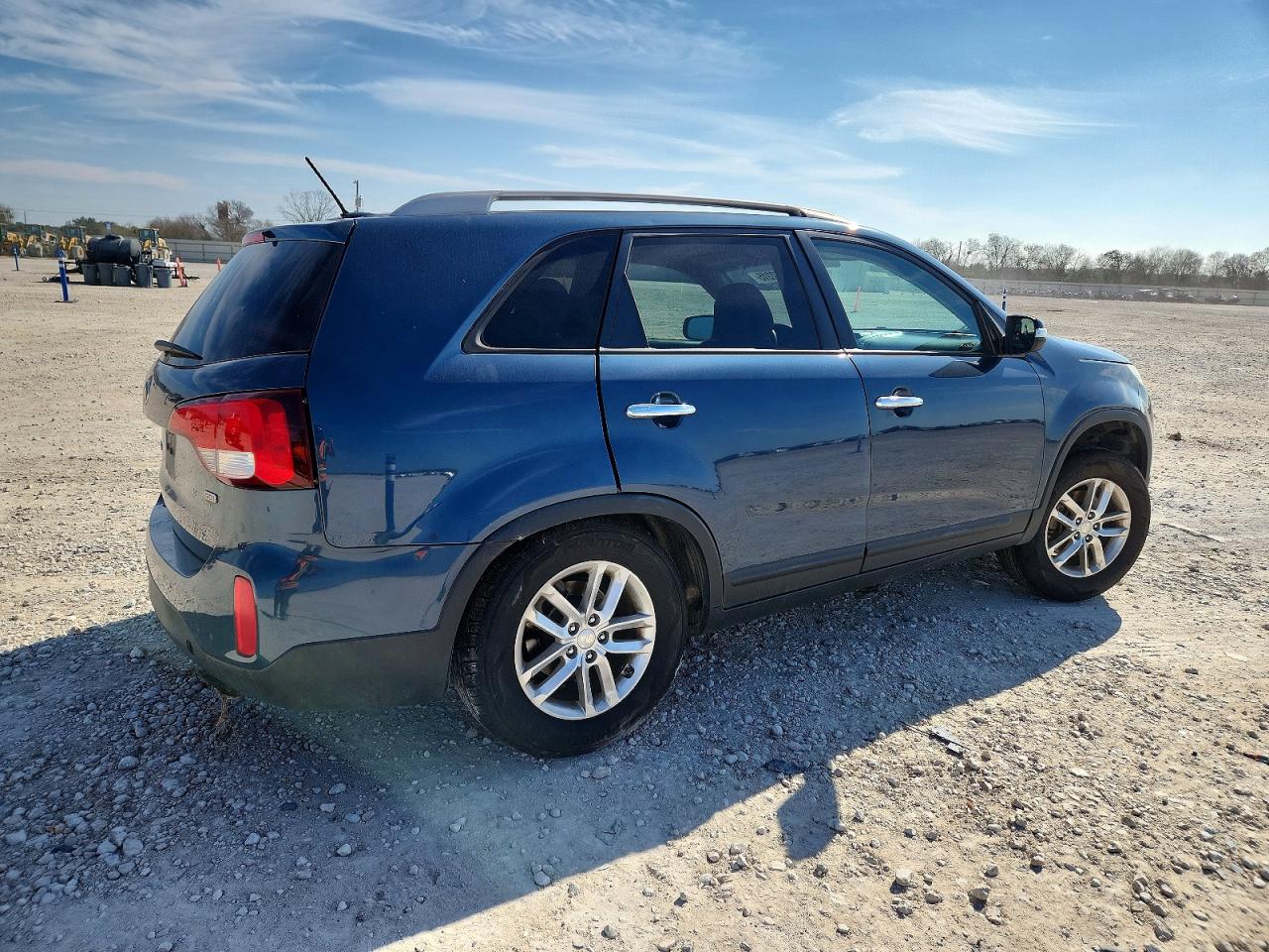 2015 KIA SORENTO LX photo 3
