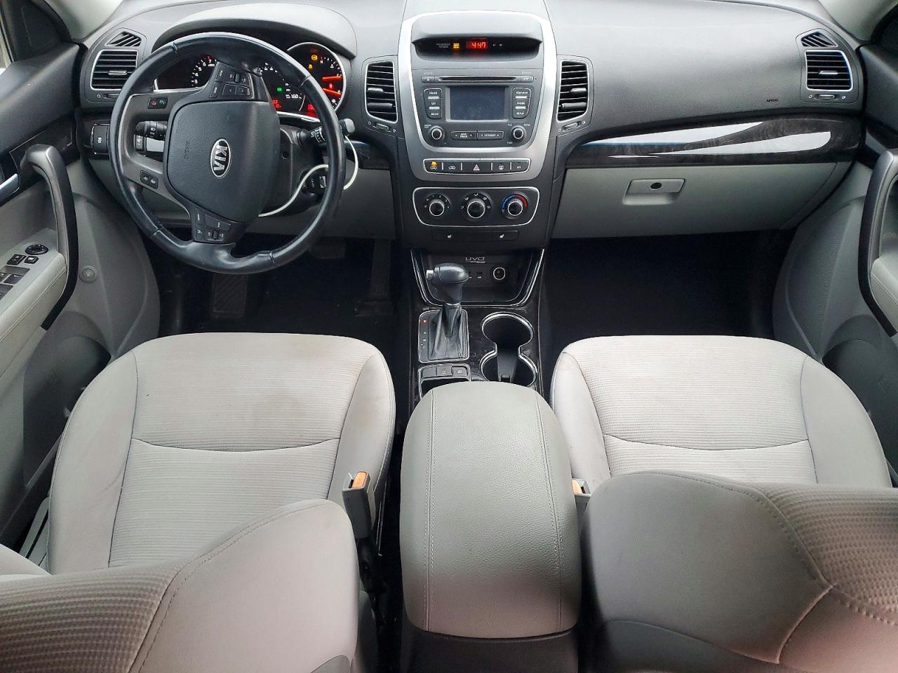 2015 KIA SORENTO LX photo 8