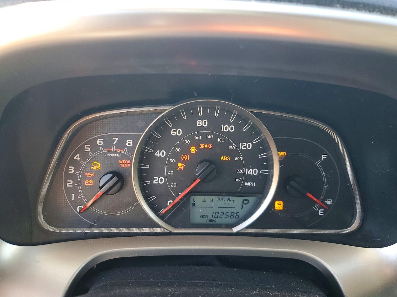 2013 TOYOTA RAV4 XLE photo 9