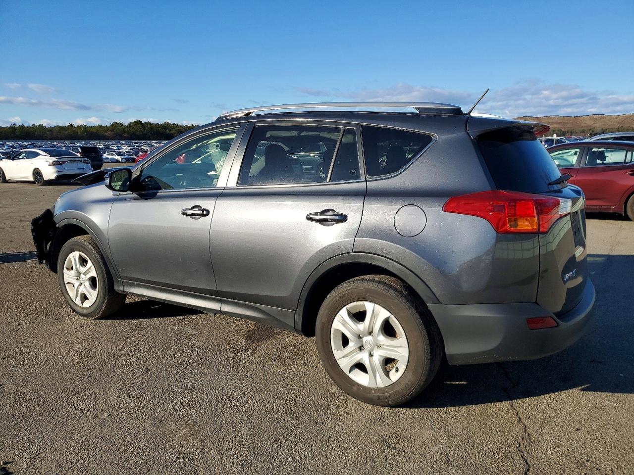 2013 TOYOTA RAV4 XLE photo 2