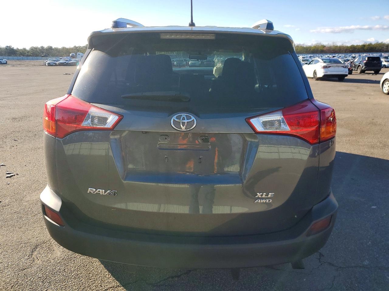 2013 TOYOTA RAV4 XLE photo 6