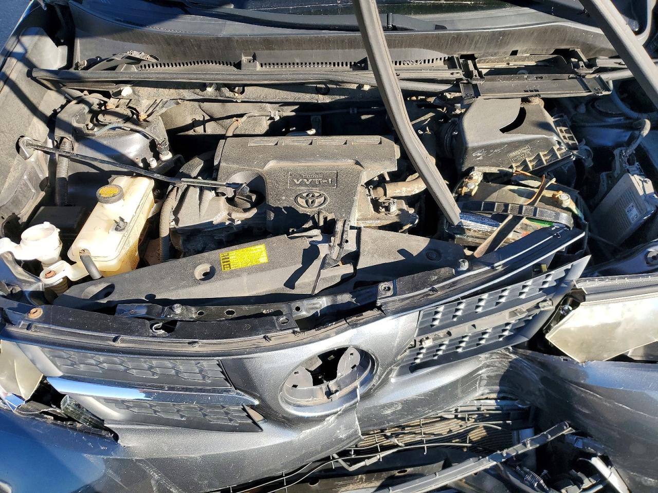 2013 TOYOTA RAV4 XLE photo 12