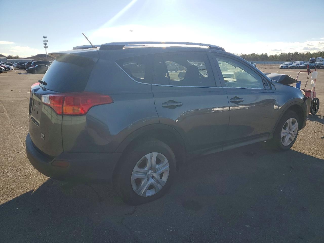 2013 TOYOTA RAV4 XLE photo 3