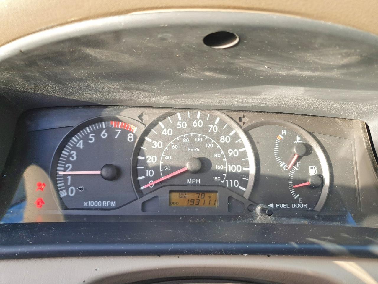 2004 TOYOTA COROLLA CE photo 9