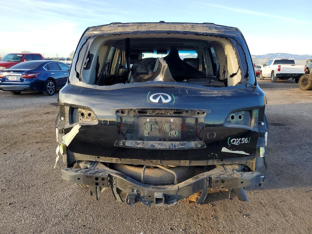 2011 INFINITI QX56 photo 6