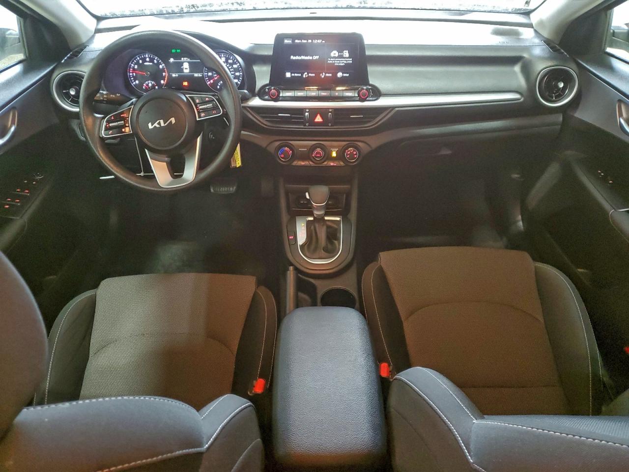 2024 KIA FORTE LX photo 8