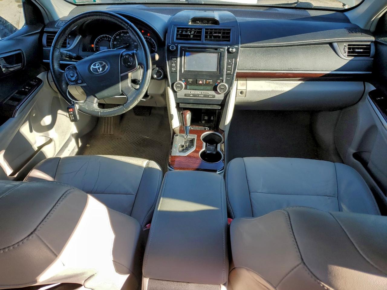 2013 TOYOTA CAMRY L photo 8
