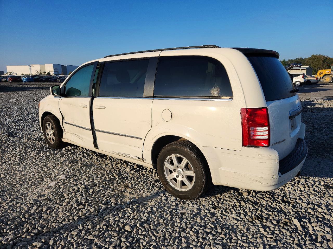 2010 CHRYSLER TOWN & COUNTRY TOURING photo 2