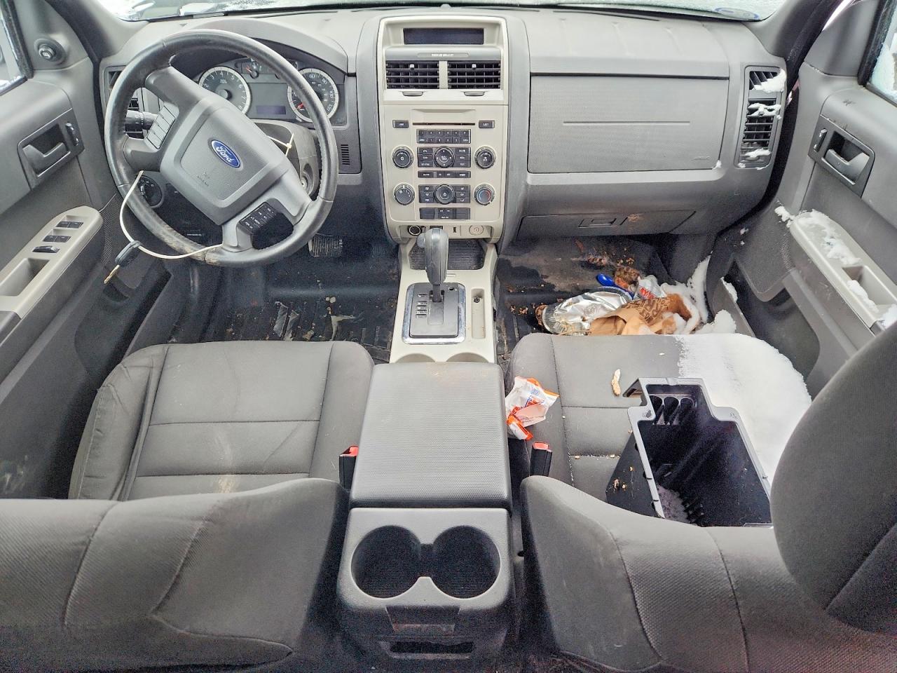 2012 FORD ESCAPE XLT photo 8