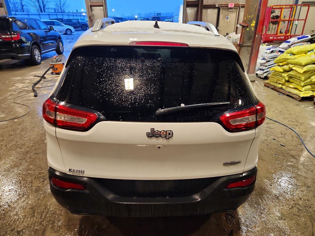 2016 JEEP CHEROKEE LATITUDE photo 6