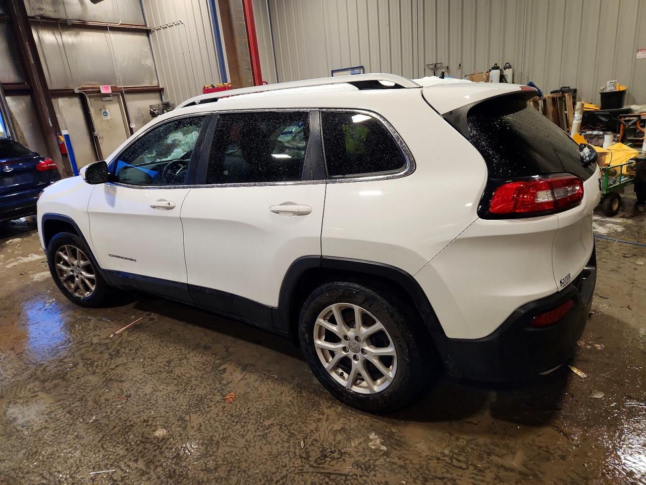 2016 JEEP CHEROKEE LATITUDE photo 2