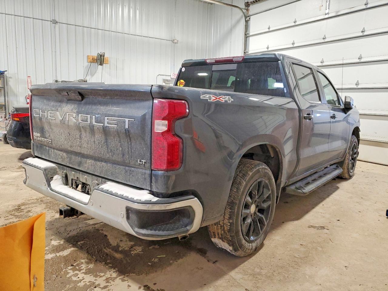 2021 CHEVROLET SILVERADO K1500 LT photo 3