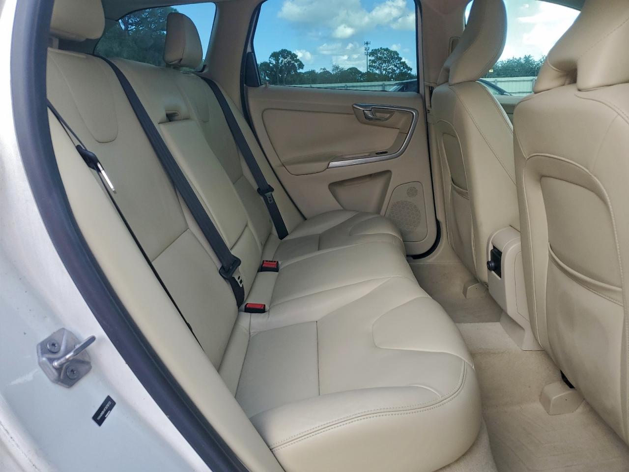 2015 VOLVO XC60 T5 PREMIER photo 11