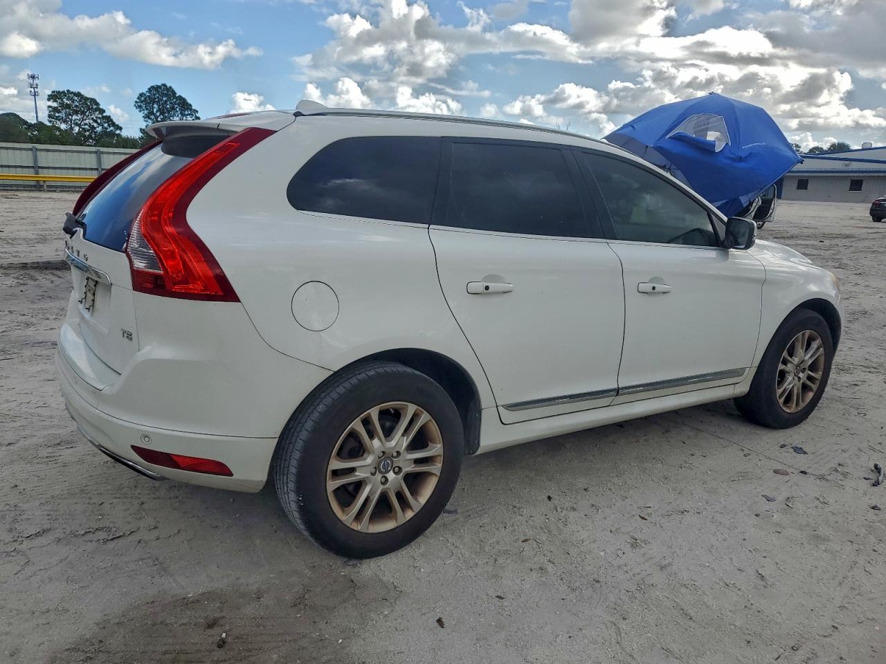 2015 VOLVO XC60 T5 PREMIER photo 3