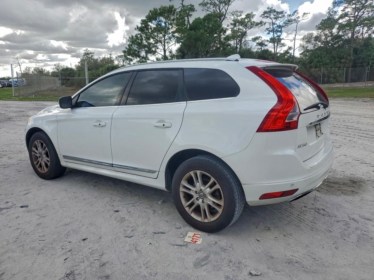 2015 VOLVO XC60 T5 PREMIER photo 2