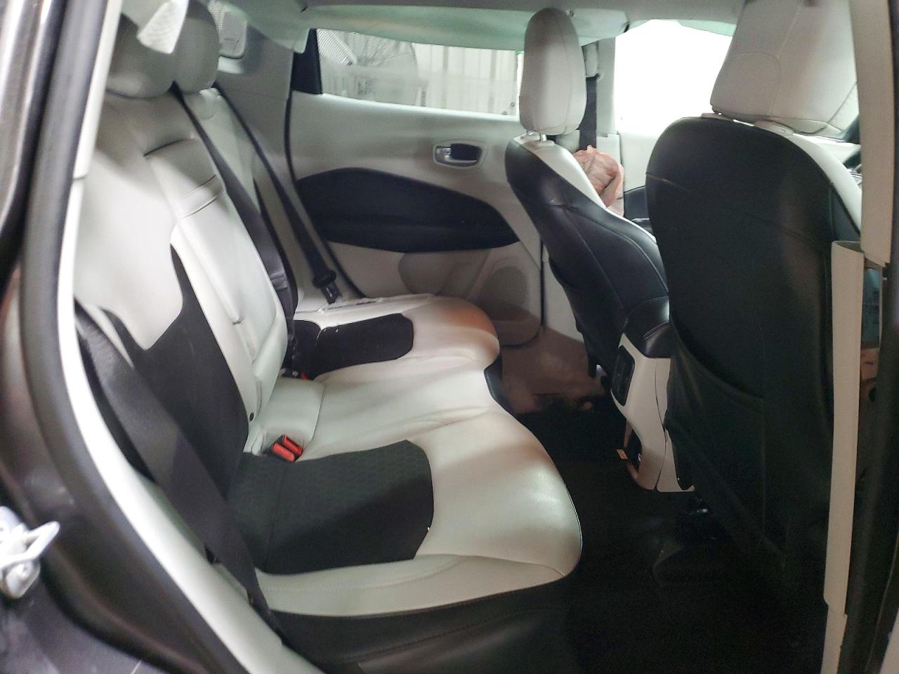 2017 JEEP COMPASS LATITUDE photo 28