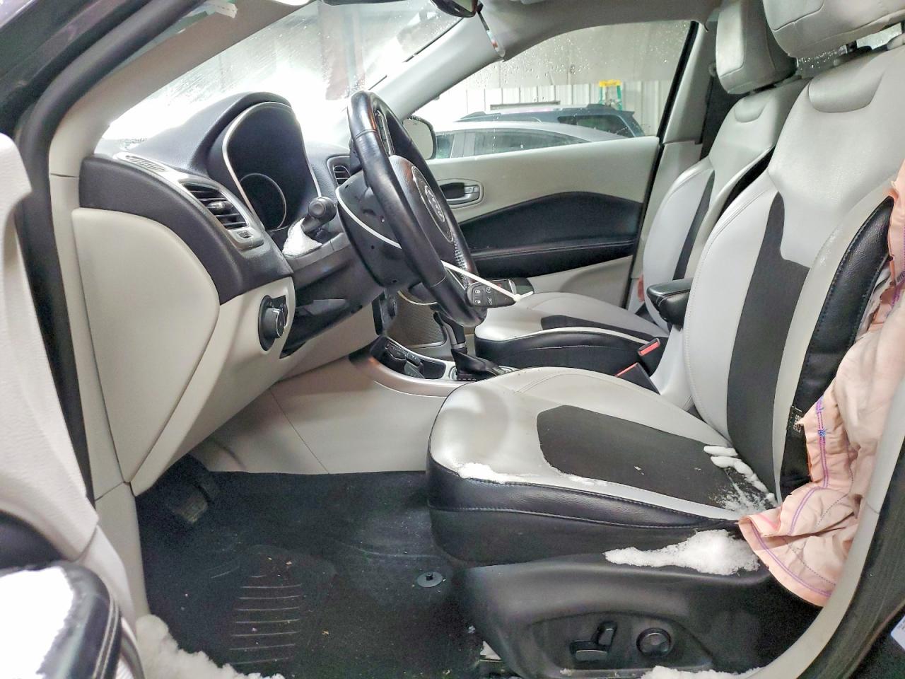 2017 JEEP COMPASS LATITUDE photo 19