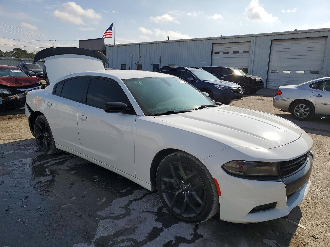2020 DODGE CHARGER SXT photo 4