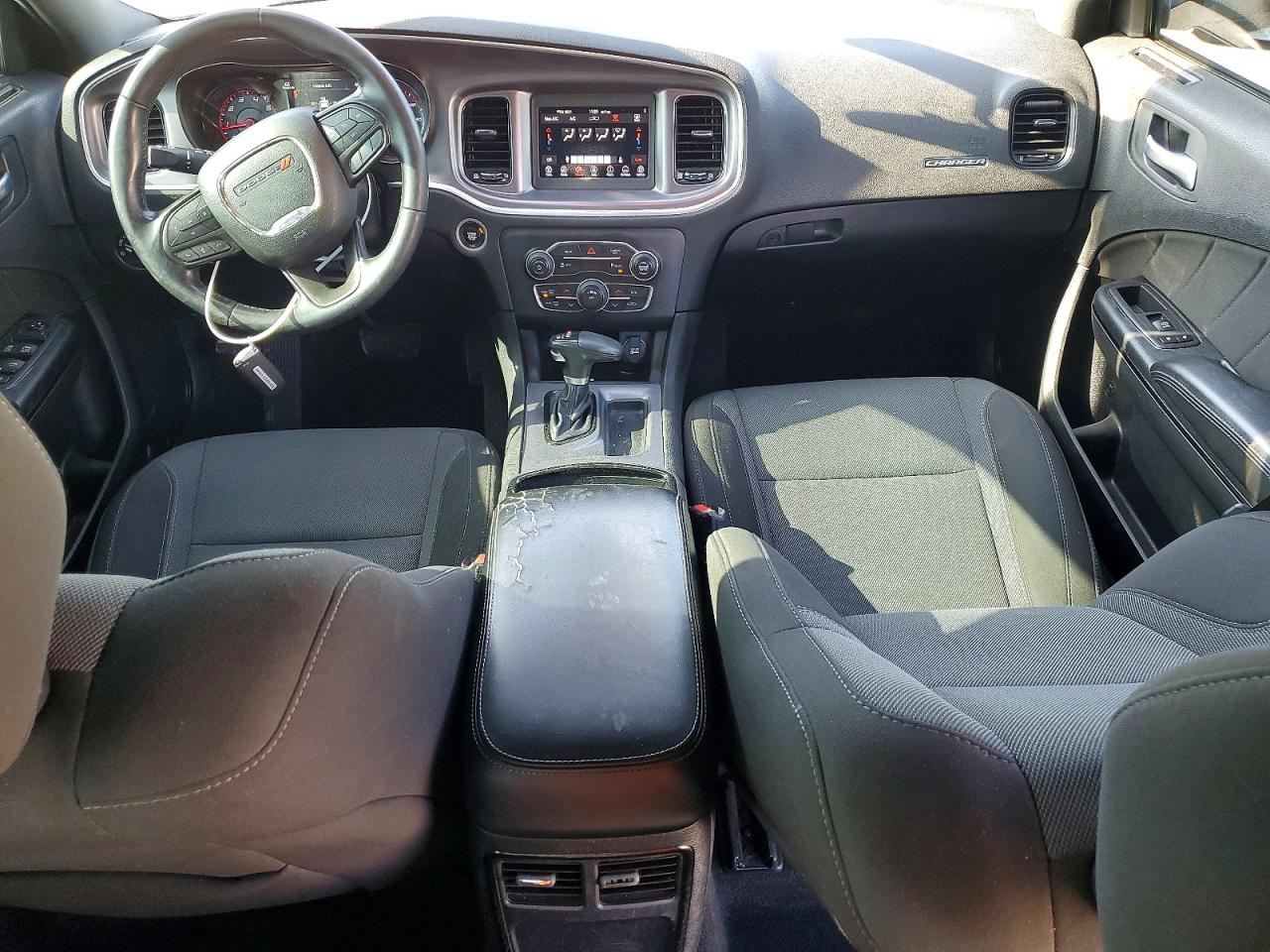 2020 DODGE CHARGER SXT photo 8