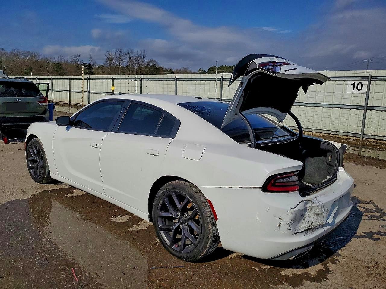 2020 DODGE CHARGER SXT photo 2