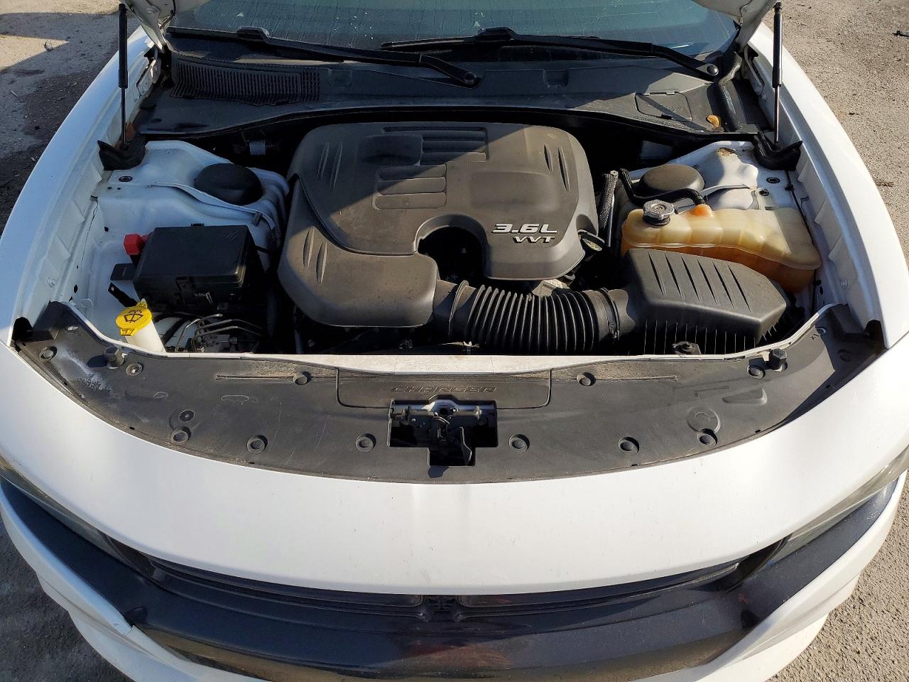 2020 DODGE CHARGER SXT photo 11