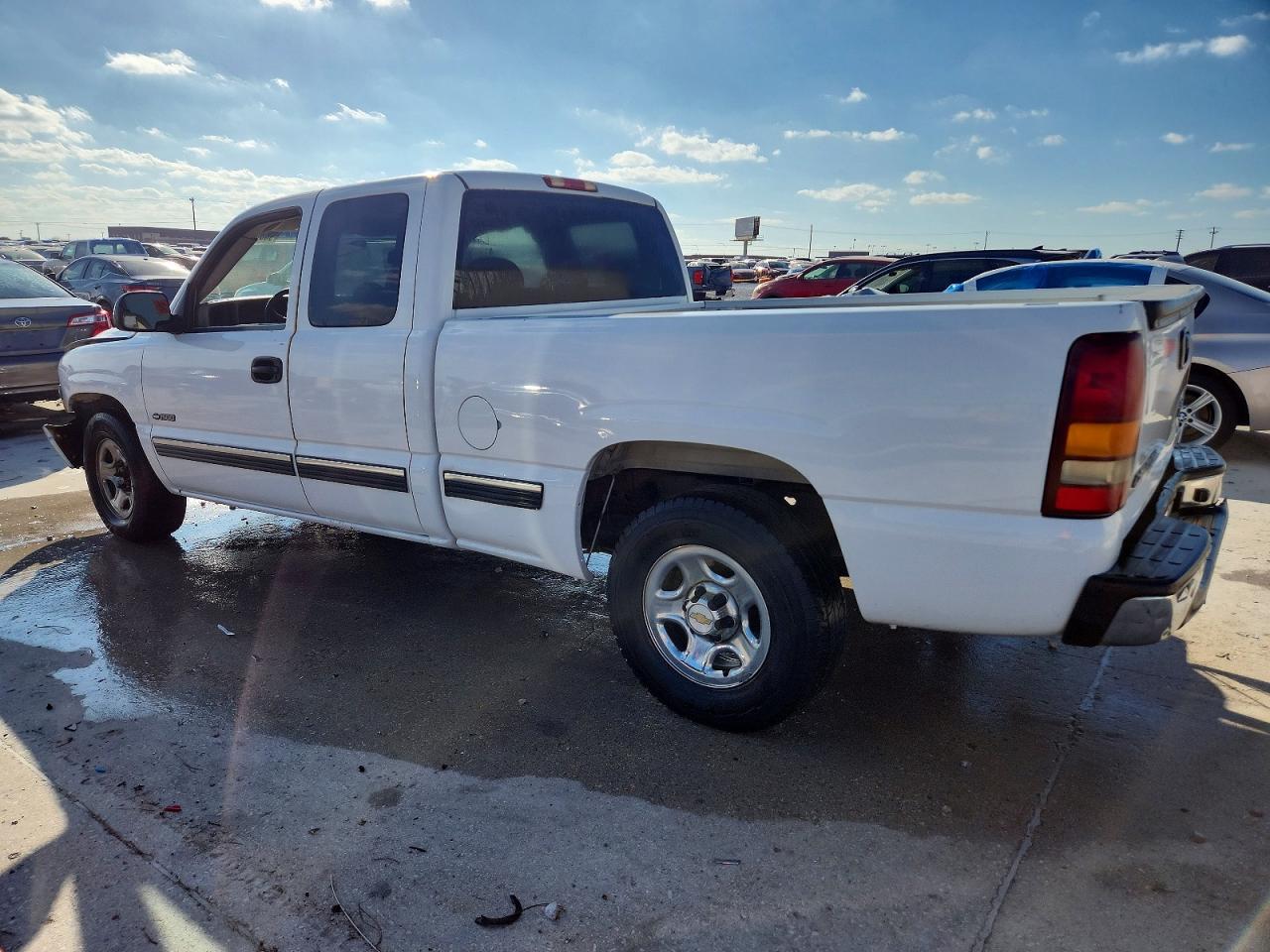 2002 CHEVROLET SILVERADO C1500 photo 2
