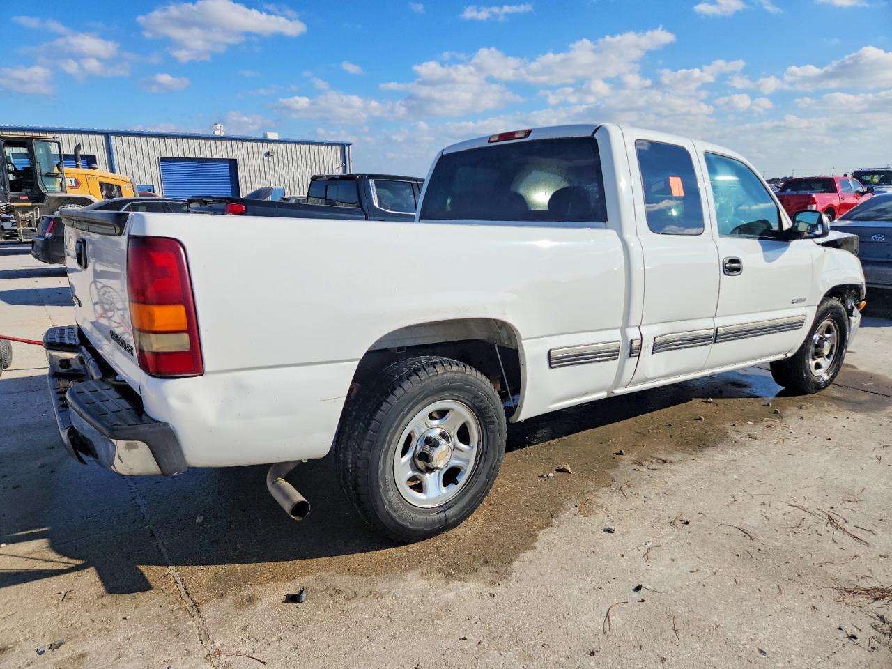 2002 CHEVROLET SILVERADO C1500 photo 3