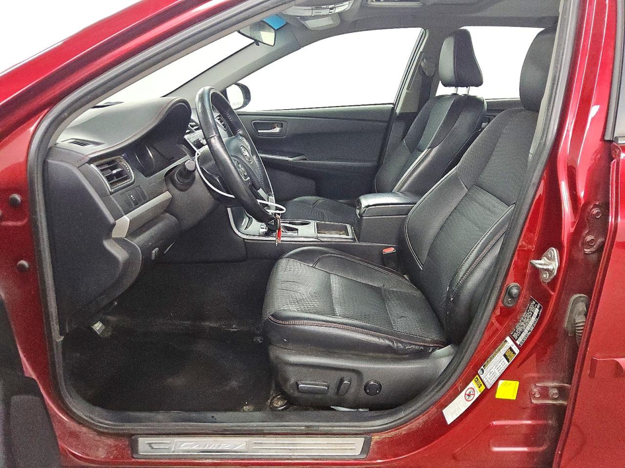 2015 TOYOTA CAMRY LE photo 7