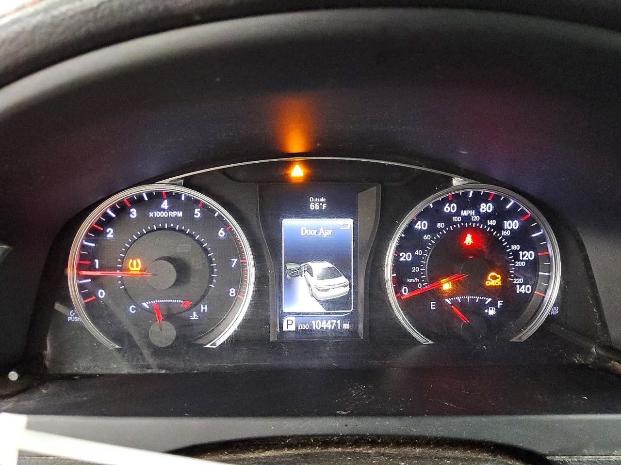 2015 TOYOTA CAMRY LE photo 9