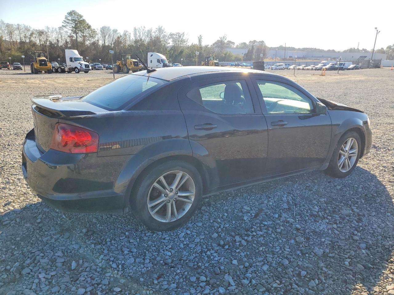 2014 DODGE AVENGER SE photo 3