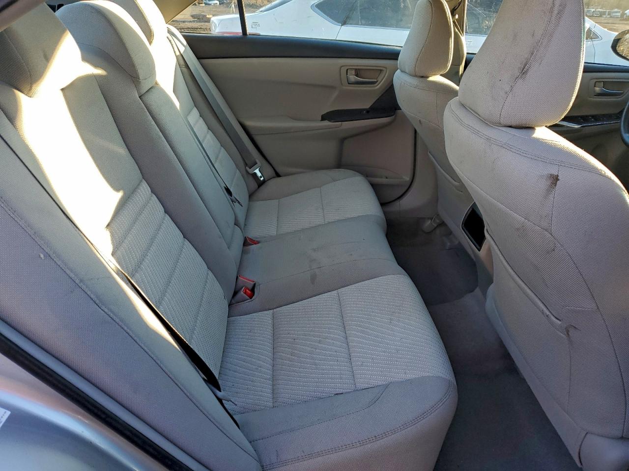 2016 TOYOTA CAMRY LE photo 10