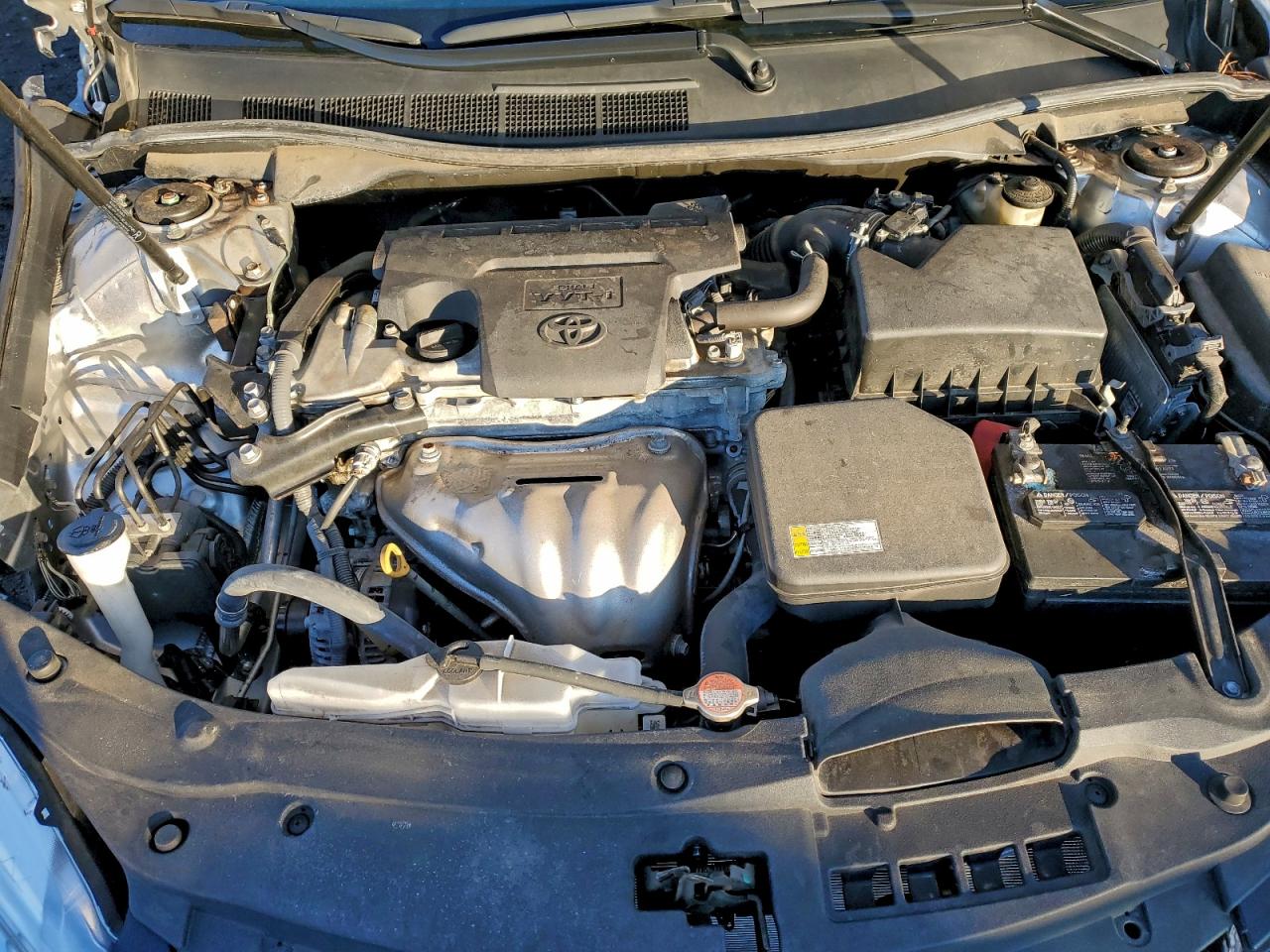 2016 TOYOTA CAMRY LE photo 11