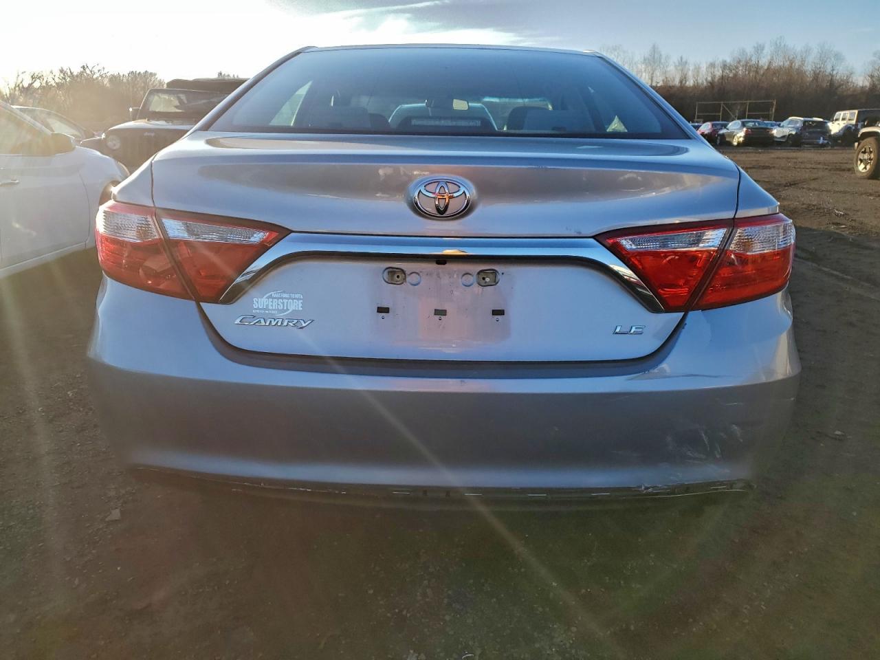 2016 TOYOTA CAMRY LE photo 6