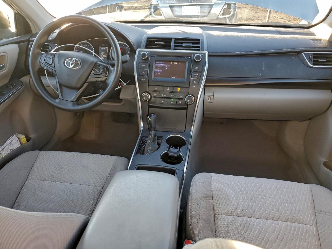 2016 TOYOTA CAMRY LE photo 8